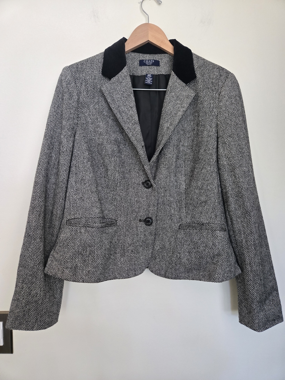 Chaps Women's Gray Tweed Blazer with Black Velvet Collar